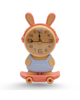 MONTRE CLOCK SUR SKATEBOARD